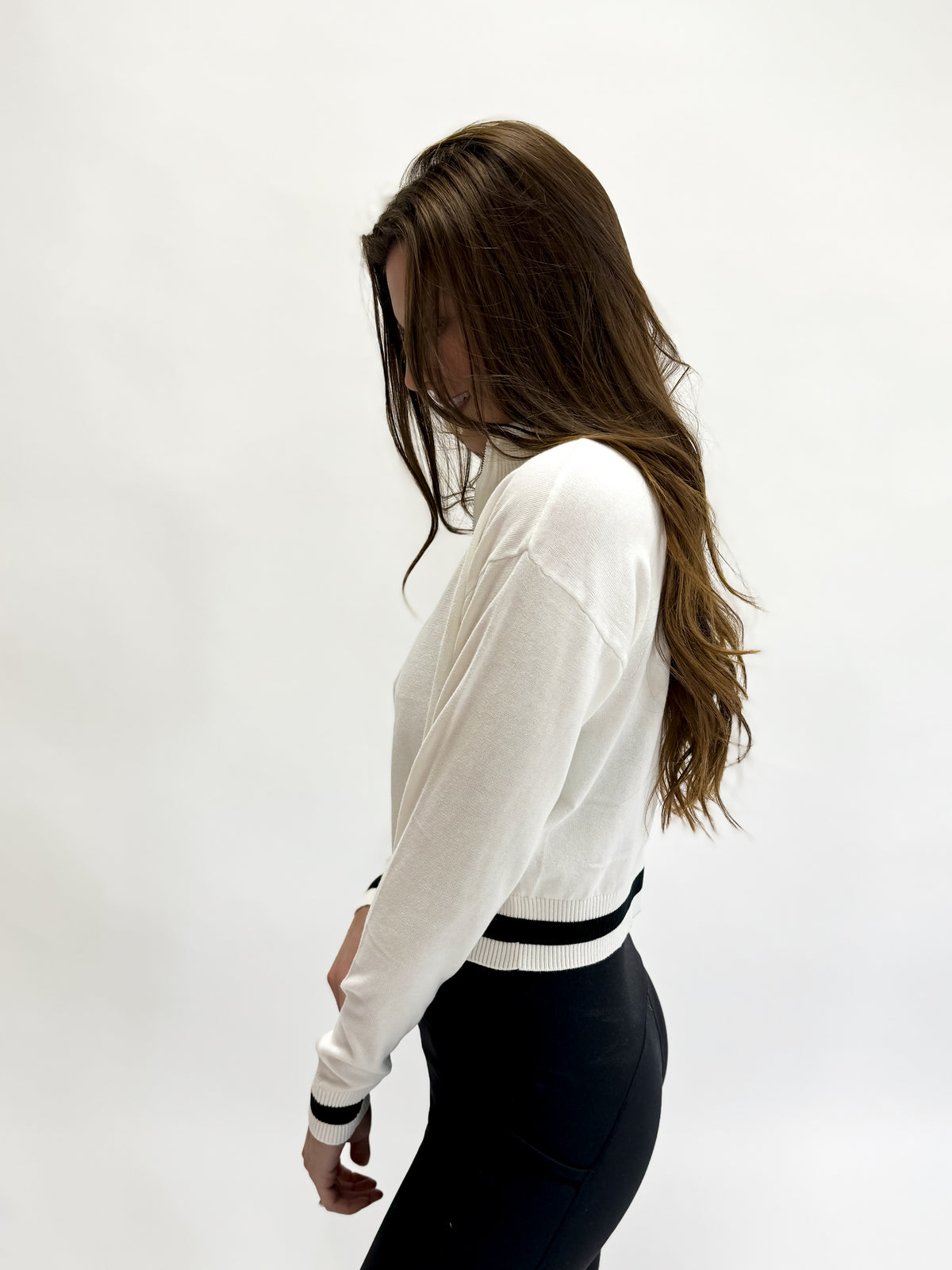 White and Black Cropped Zip Up Light Knit Sweater