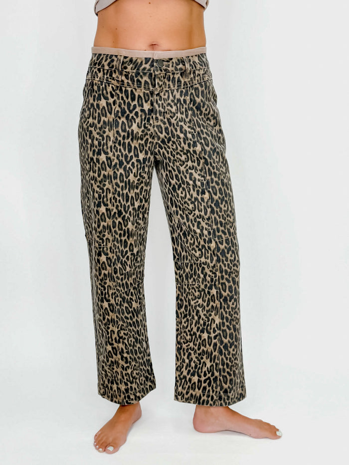 Risen Mid-Rise Cropped Relaxed Leopard Print Wide Leg Denim Jeans
